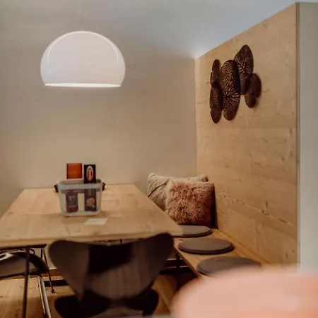 Vier Maederlhaus *