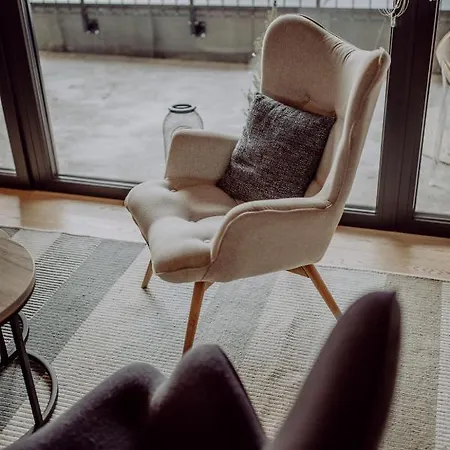 Vier Maederlhaus * אבן אים פונגאו