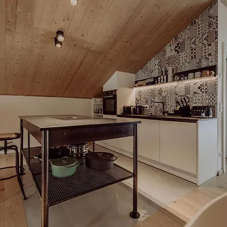 Vier Maederlhaus *
